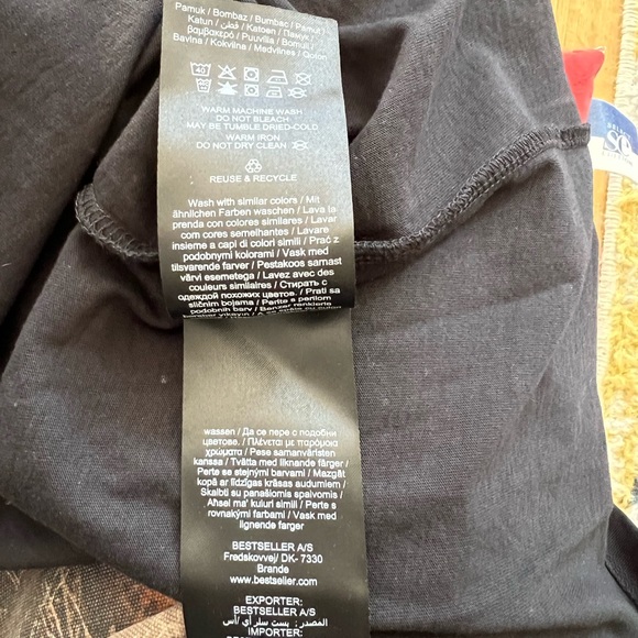 Space and moon shirt - Picture 5 of 6